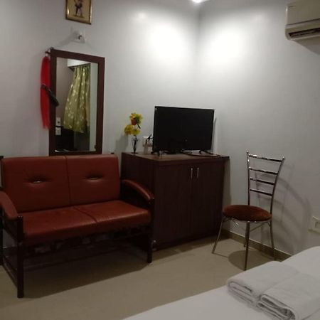Hālol Hotel Rajdhani מראה חיצוני תמונה