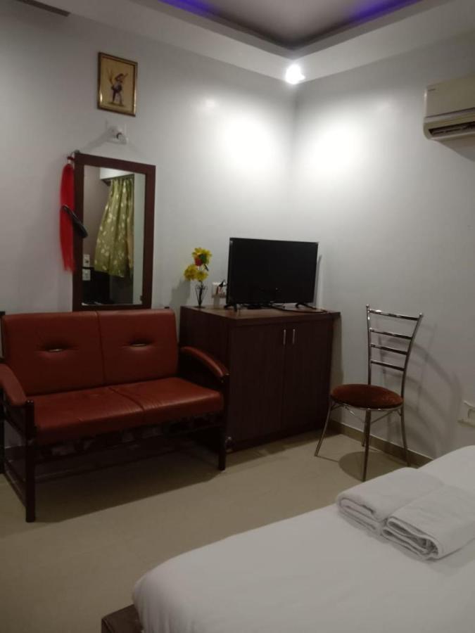 Hālol Hotel Rajdhani מראה חיצוני תמונה